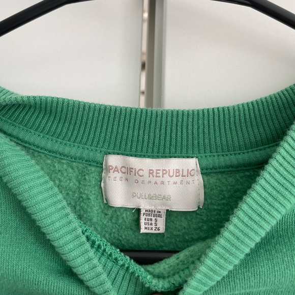 Cute small, green crewneck - Picture 3 of 3